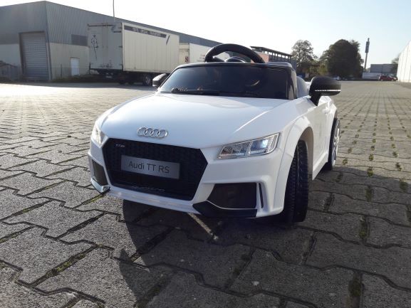 Audi TT White Edition